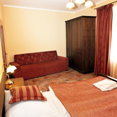 Hotel Pelikan Trebon Luaran gambar