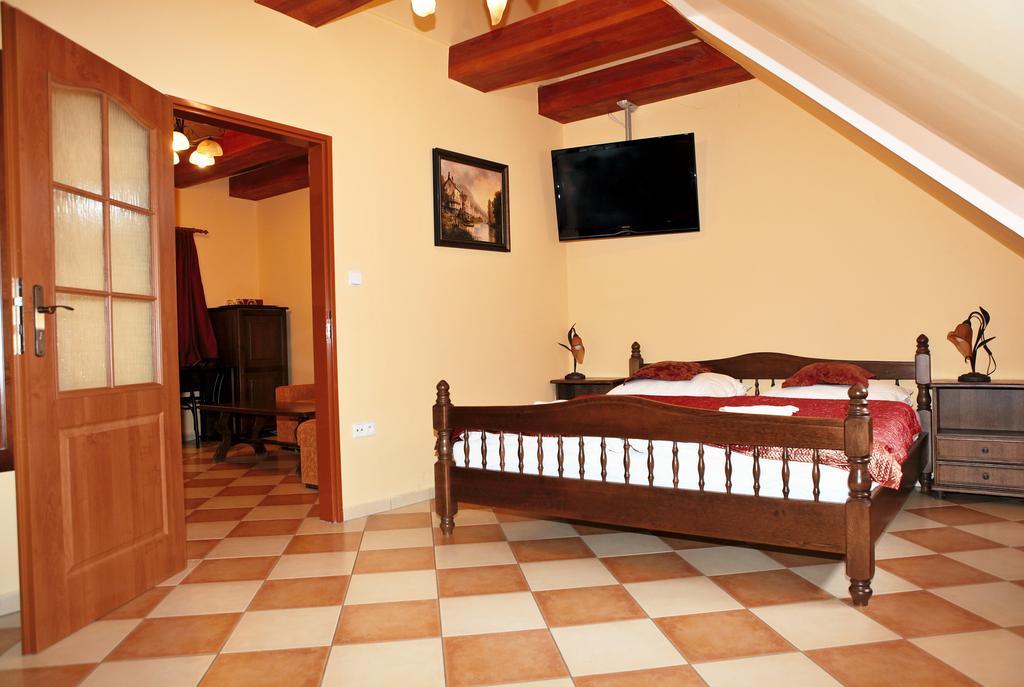Hotel Pelikan Trebon Luaran gambar